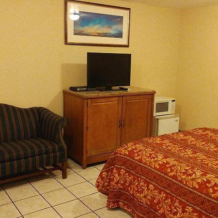 Country Regency Inn & Suites Manvel Exterior foto