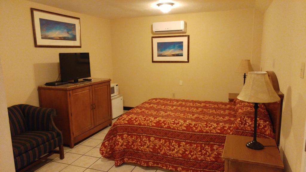 Country Regency Inn & Suites Manvel Exterior foto