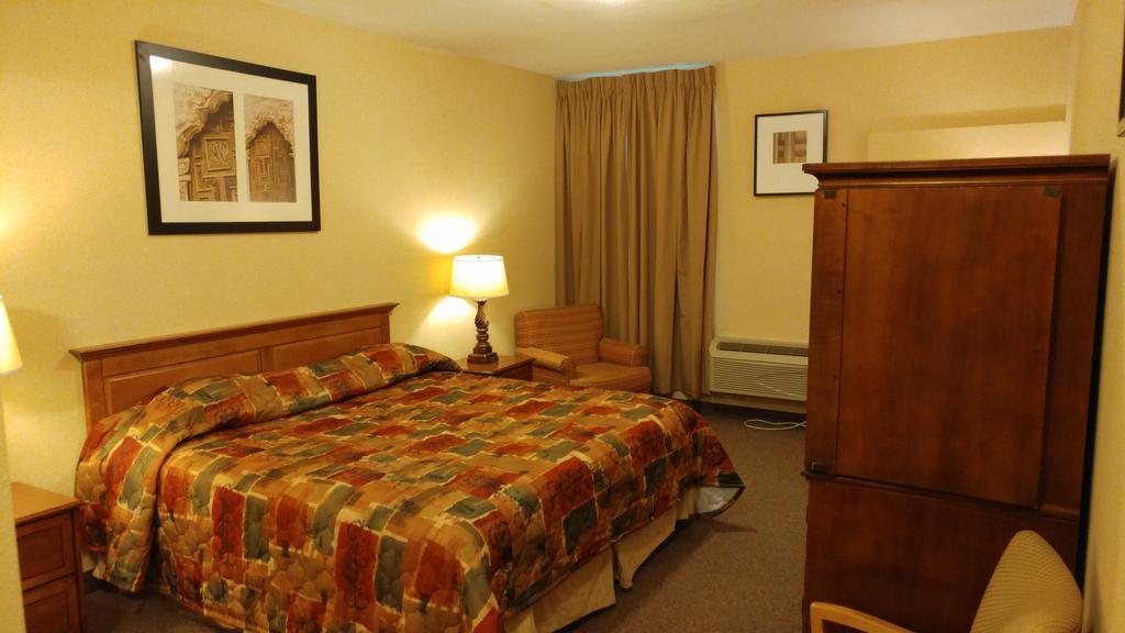 Country Regency Inn & Suites Manvel Exterior foto