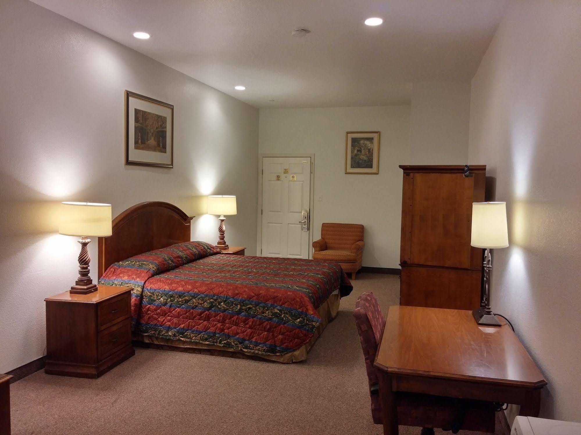 Country Regency Inn & Suites Manvel Exterior foto