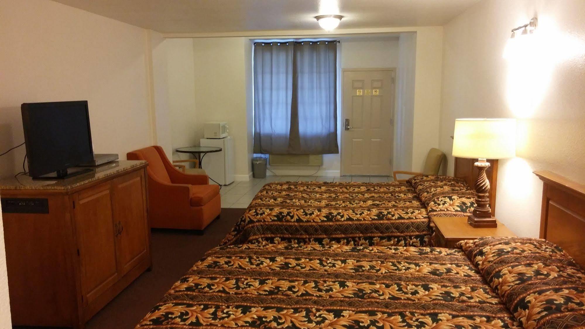 Country Regency Inn & Suites Manvel Exterior foto