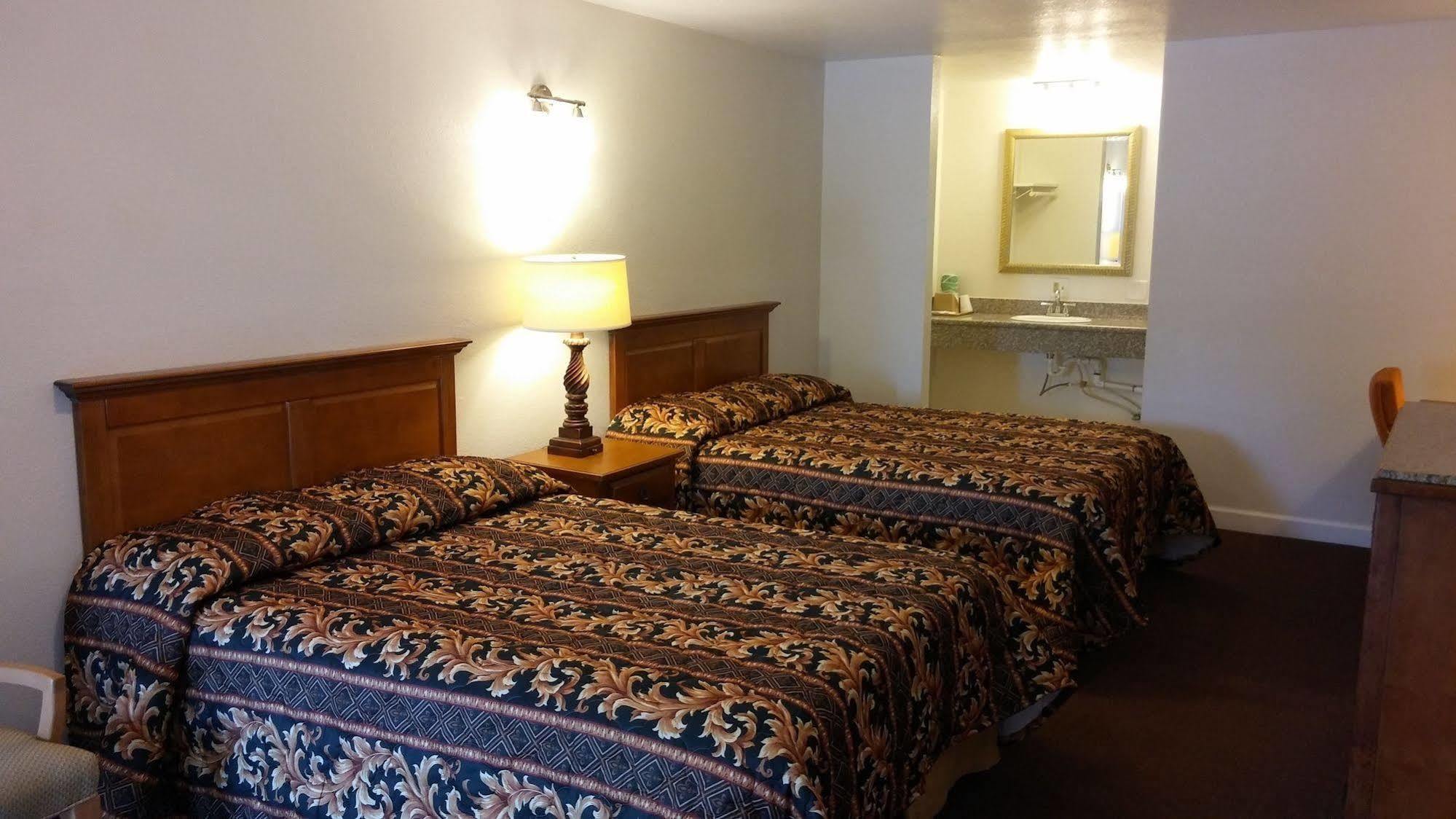 Country Regency Inn & Suites Manvel Exterior foto